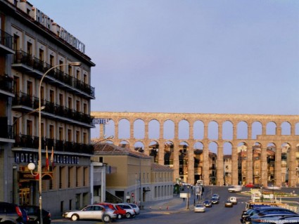 Hotel Acueducto Segovia-noclegi w centrum