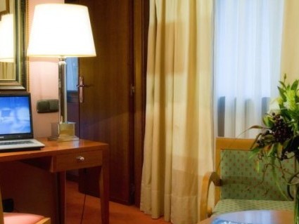 Hotel Palafox Saragossa - noclegi Aragonia Hiszpania