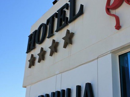 Hotel La Familia Gallo Rojo El Campello