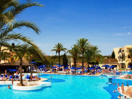 Majorka wakacje-Hotel Globales Bouganvilla Sa Coma